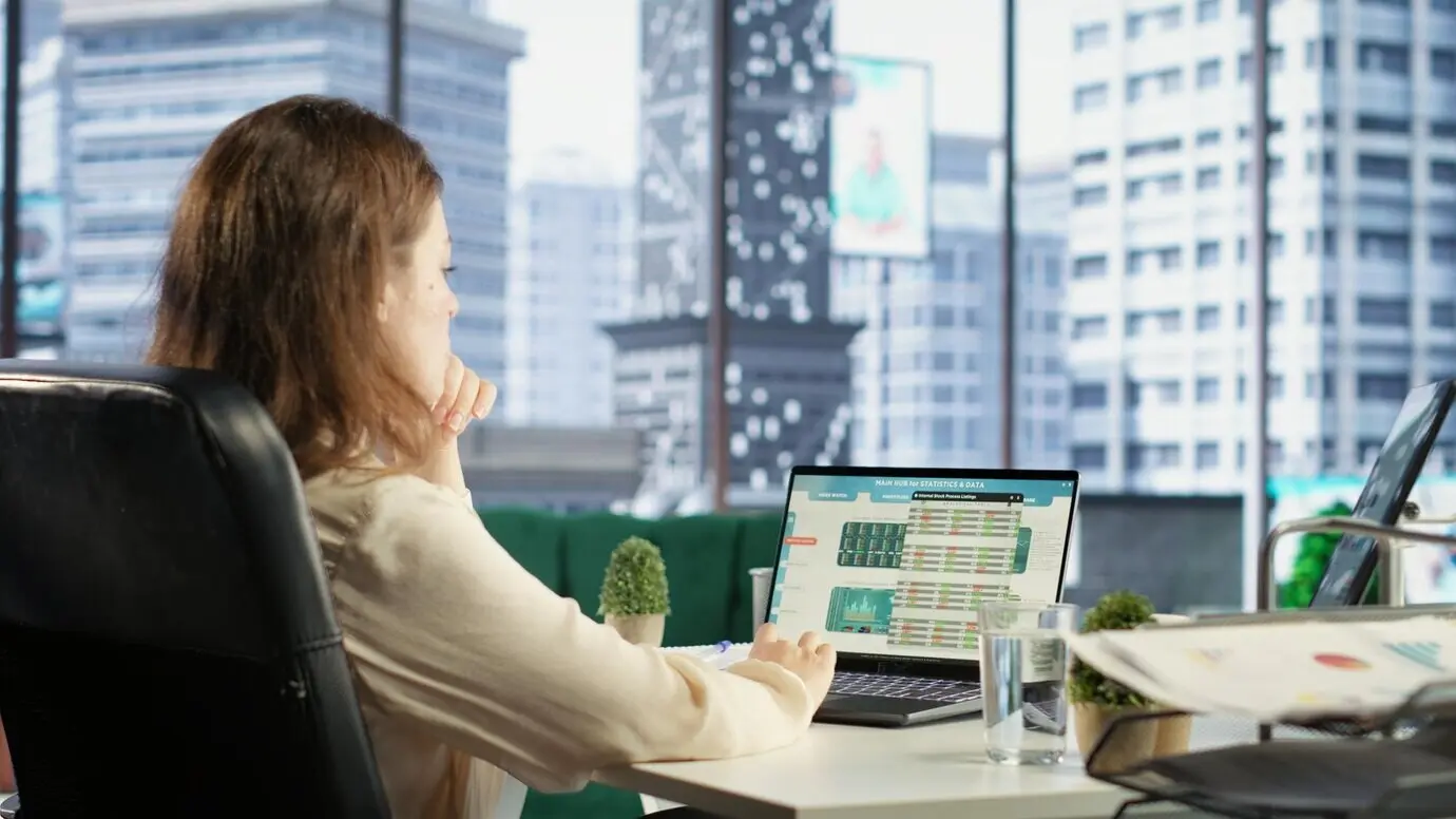 Junger CEO auf der Suche nach einer Anlagelösung und dem richtigen Angebot.